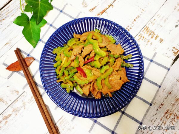 苦瓜怎么做好吃又不苦还有营养(苦瓜不苦的做法窍门)-1