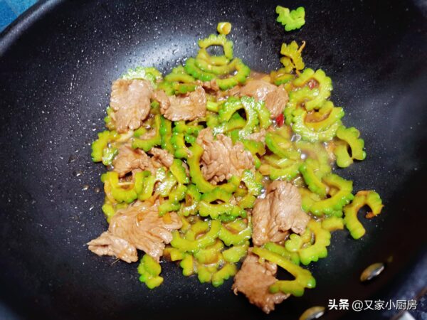 苦瓜怎么做好吃又不苦还有营养(苦瓜不苦的做法窍门)-1