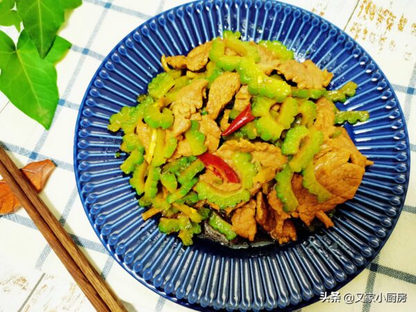 苦瓜怎么做好吃又不苦还有营养(苦瓜不苦的做法窍门)-1