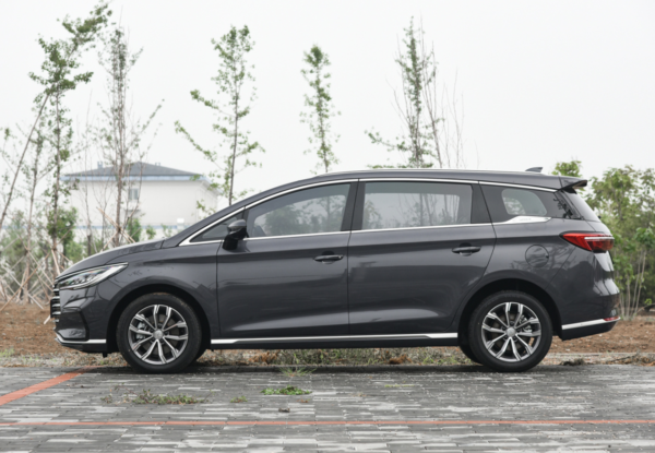 七座商务车排行榜前十名(15万左右七座商务车有哪些)-1