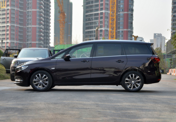 七座商务车排行榜前十名(15万左右七座商务车有哪些)-1