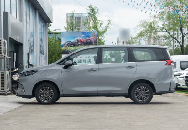 七座商务车排行榜前十名(15万左右七座商务车有哪些)-1