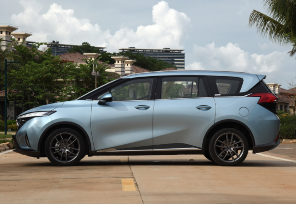 七座商务车排行榜前十名(15万左右七座商务车有哪些)-1