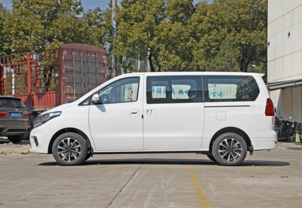 七座商务车排行榜前十名(15万左右七座商务车有哪些)-1