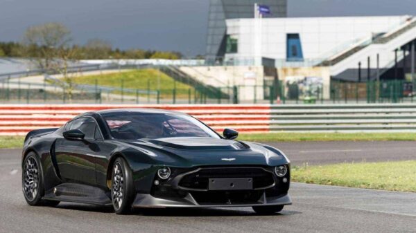 世界上最贵的汽车排行榜前十(全球顶级十大豪车排行榜)-1